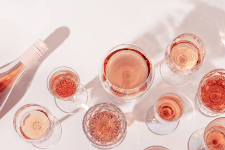 Le vin rosé : l’art de la fraîcheur estivale ou de l’élégance intemporelle.